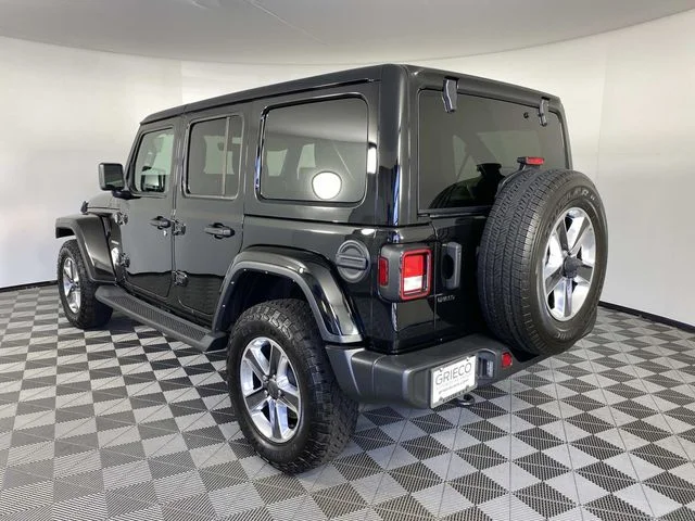 Used 2022 Black Jeep Unlimited Sahara image 6