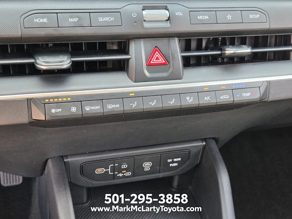 Used 2025 White Kia LXS image 18