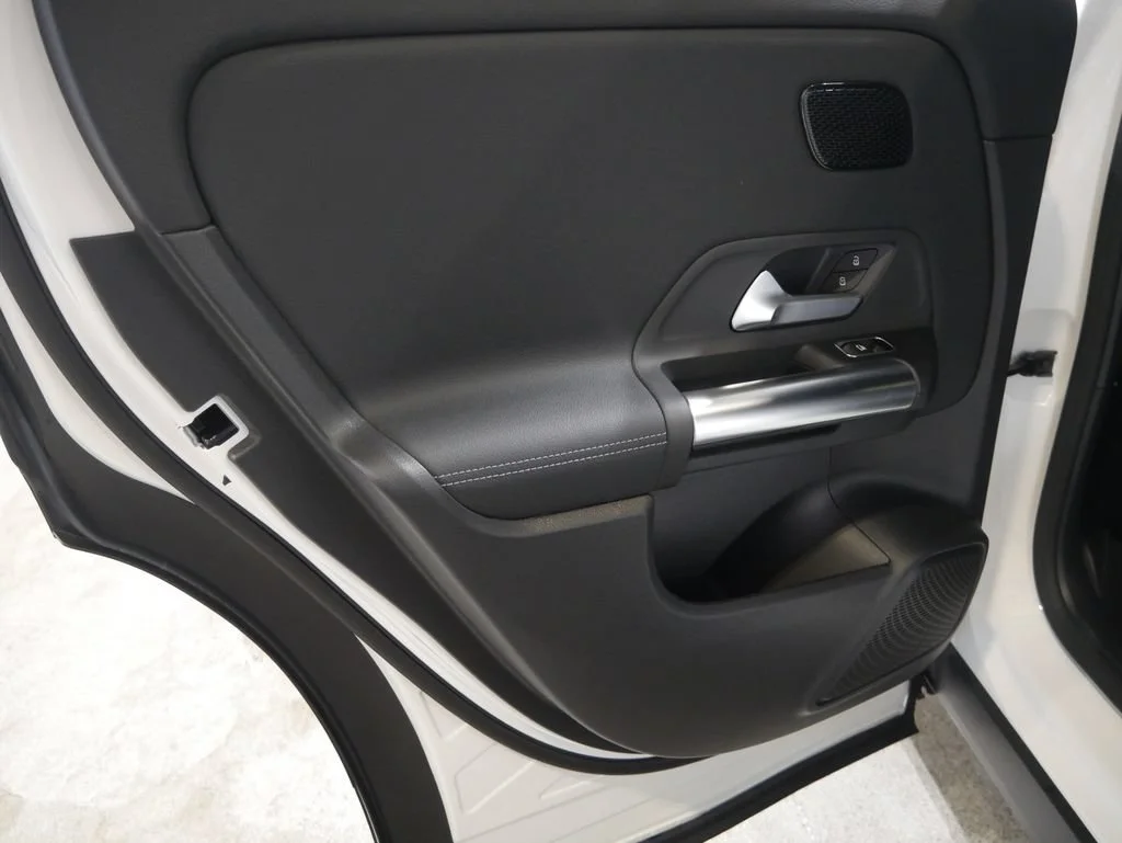 New 2026 Polar White Mercedes-Benz GLA 250 image 19