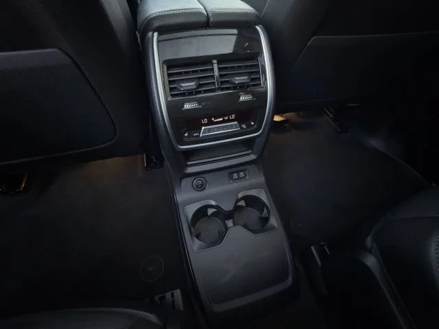 Used 2022 Black BMW M50i image 32