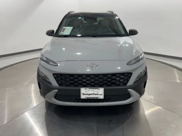 Used 2022 Silver Hyundai SEL image 8