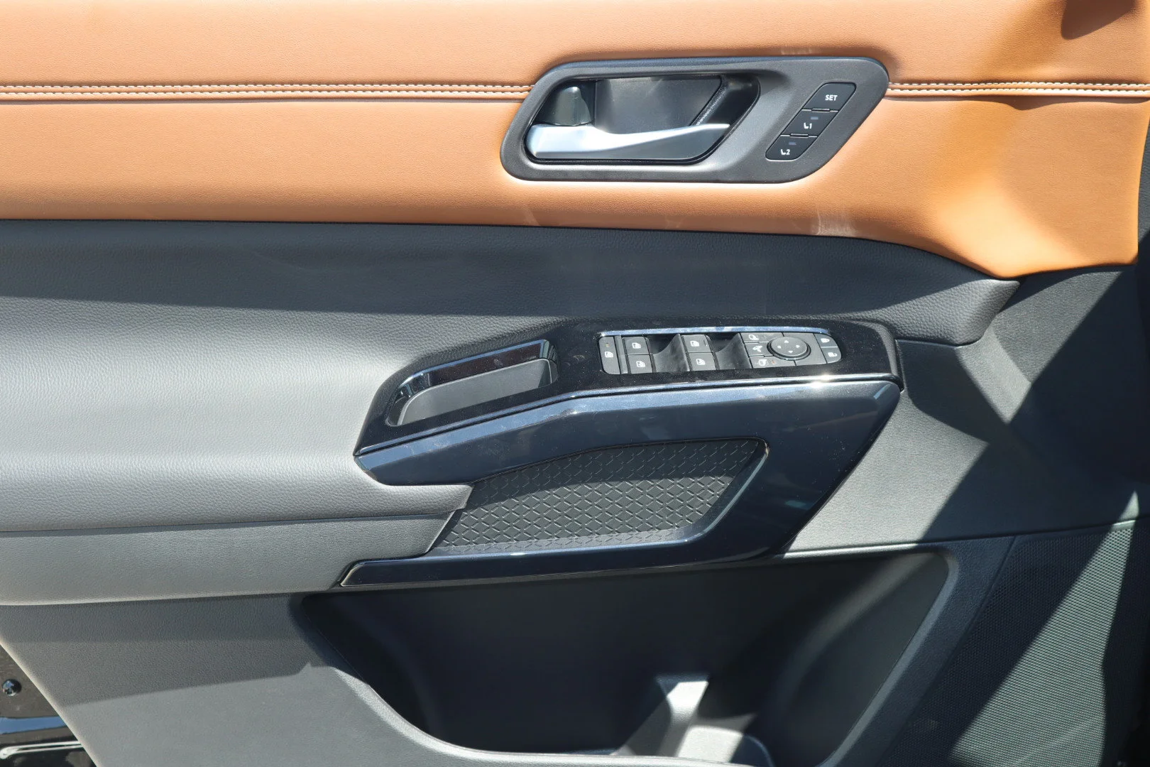 New 2026 Baltic Teal Pearl Nissan Platinum image 17