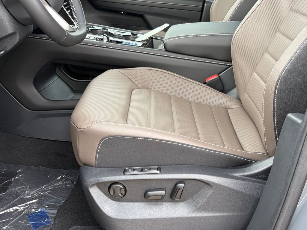 New 2026 Pure Gray Volkswagen 2.0T SEL image 11