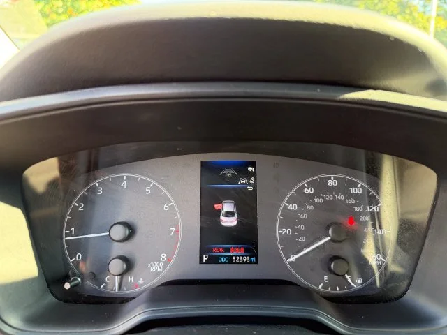 Used 2025 Ice Toyota LE image 20