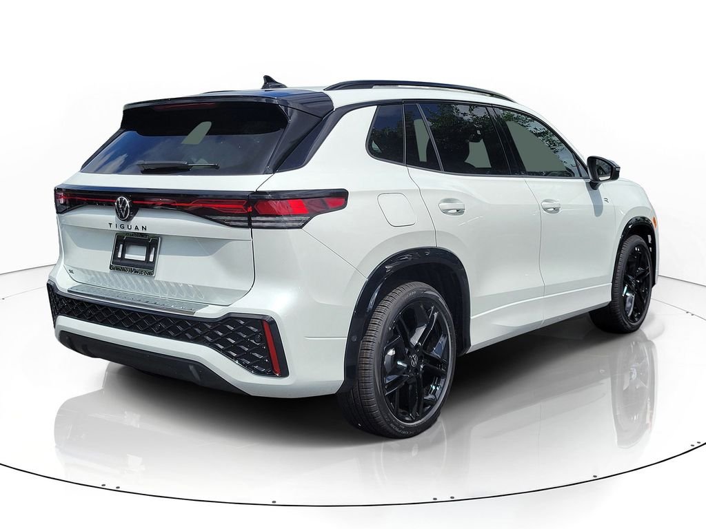 New 2026 White/off-white Volkswagen 2.0T SE R-Line Black image 4