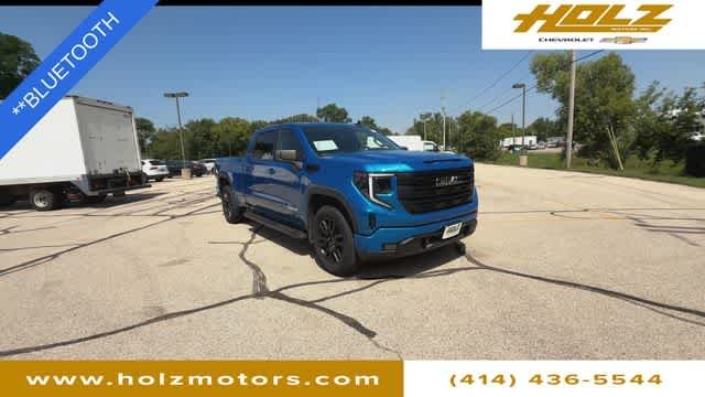 Certified Used 2022 Dynamic Blue Metallic GMC Elevation image 2