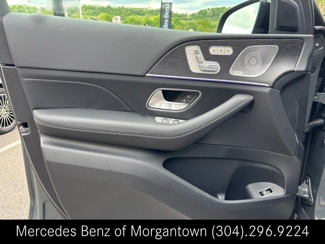 New 2026 MANUFAKTUR Silicon Grey Mercedes-Benz GLS 450 image 10