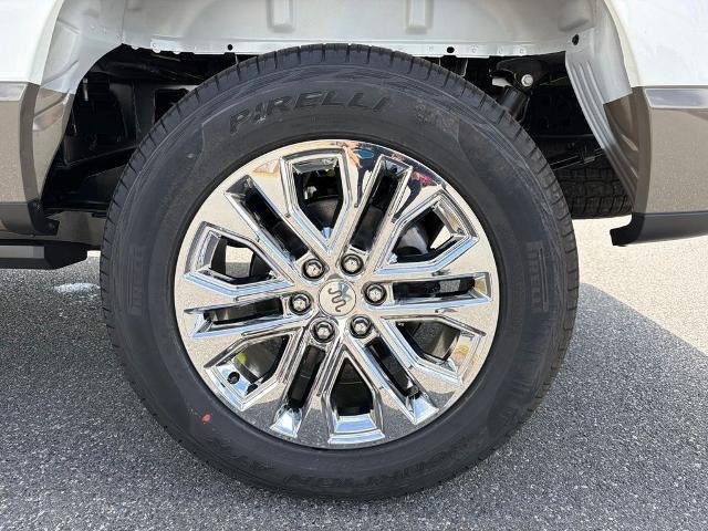 New 2026 Star White Metallic Tri-Coat Ford King Ranch® image 32