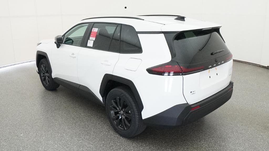 New 2026 Ice Cap Toyota XLE Premium image 6