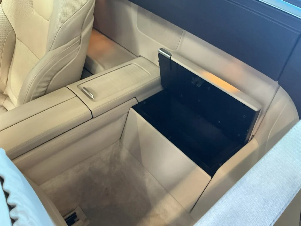 Used 2019 White Mercedes-Benz SL 550 image 32