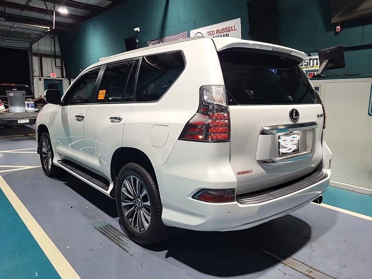 Used 2021 Starfire Pearl Lexus GX 460 Luxury image 2