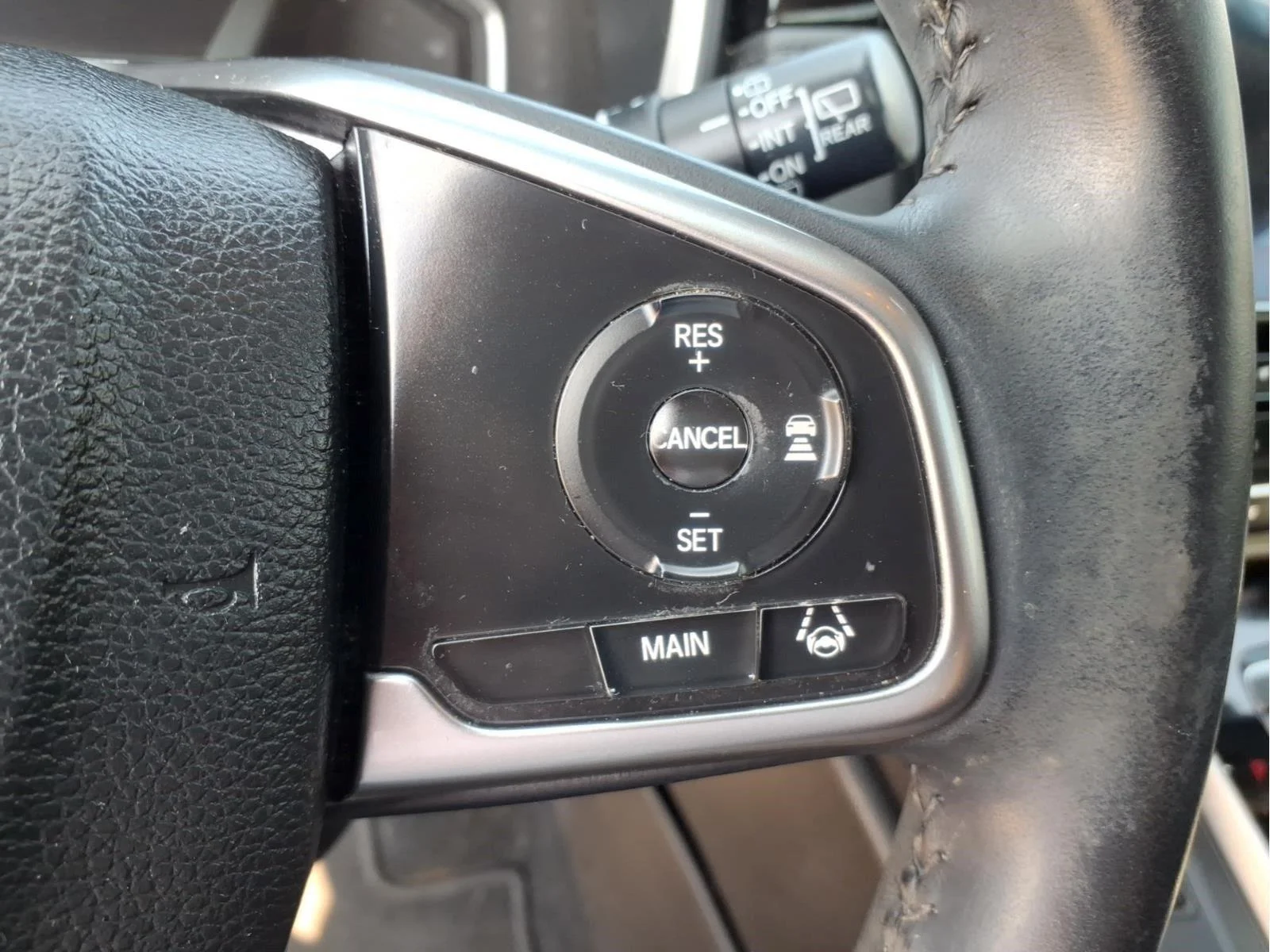 Used 2017 White Diamond Pearl Honda EX-L image 23