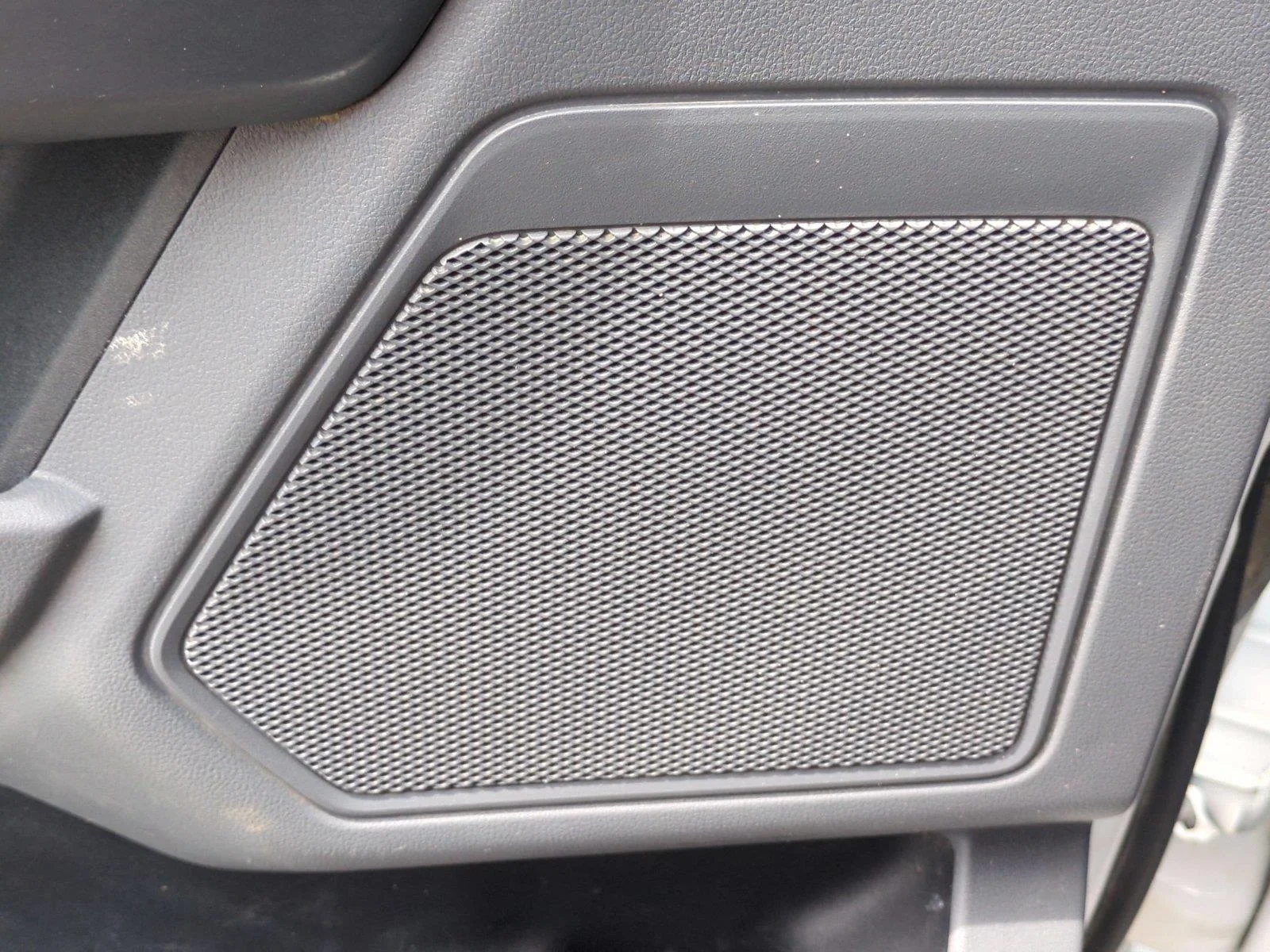 Used 2023 Oxford White Ford XL image 18