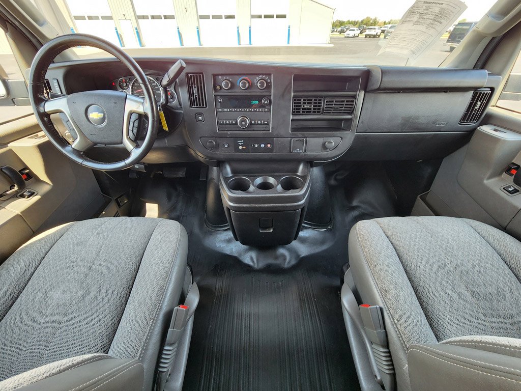 Used 2017 Summit White Chevrolet LS image 22