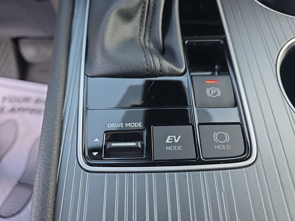 Certified Used 2025 Silver Toyota LE image 23