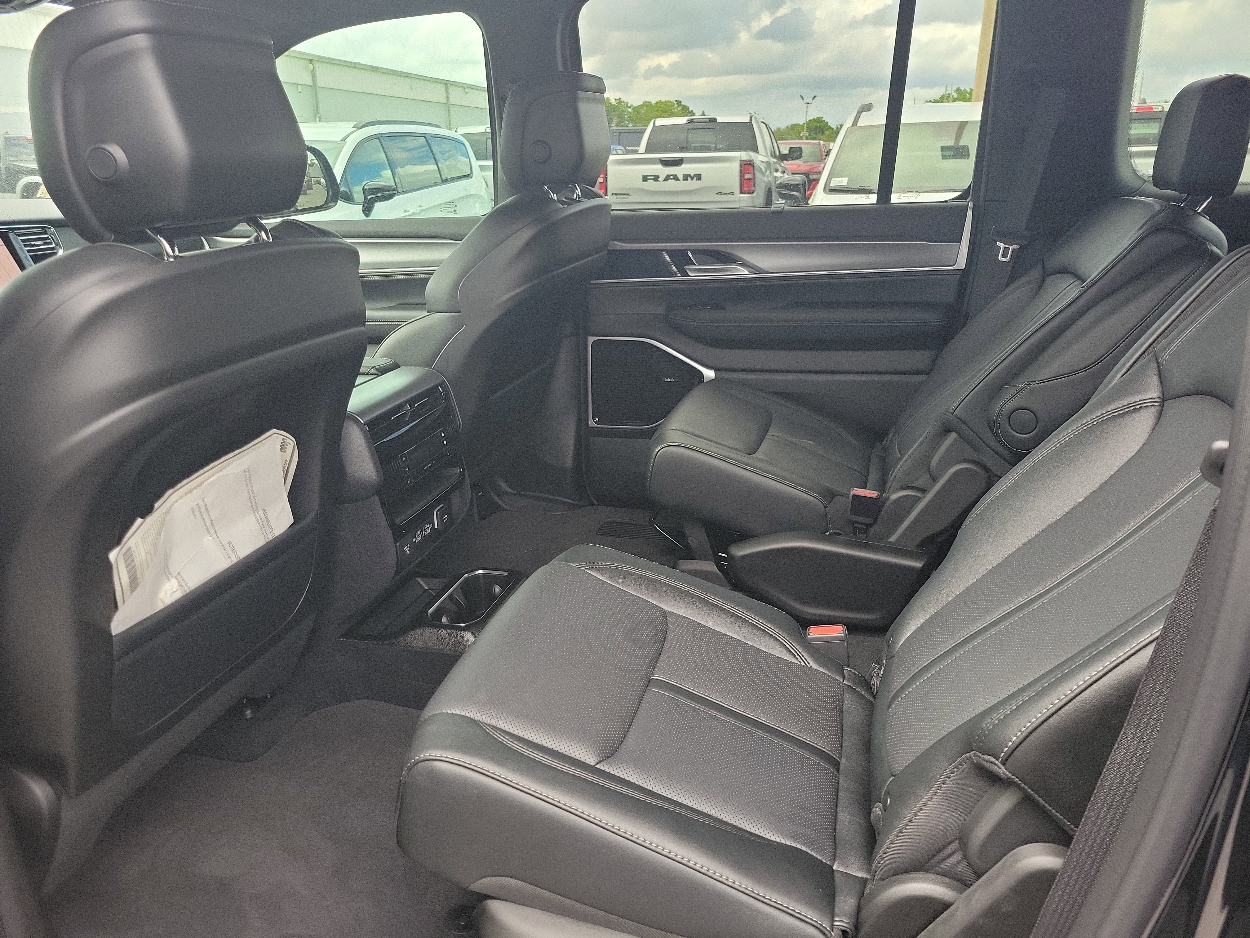 New 2026 High Gloss Black Jeep Limited Reserve image 8