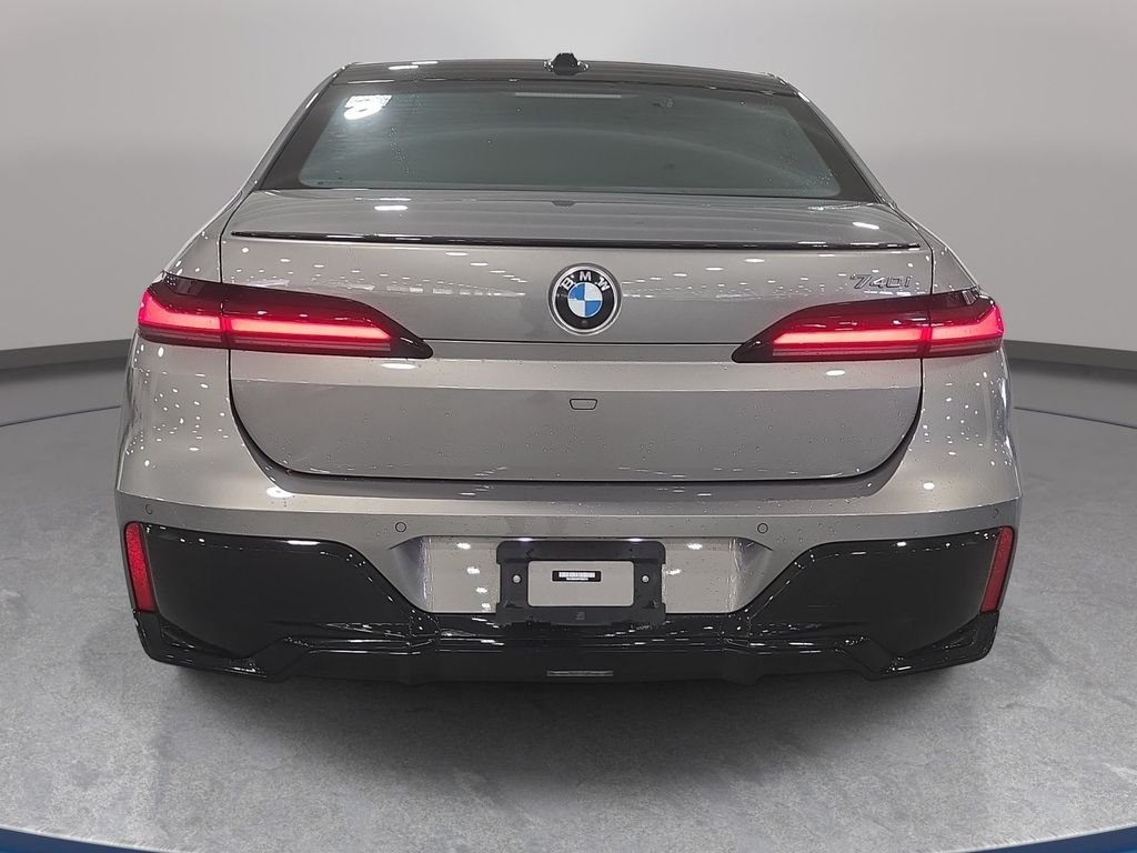 Certified Used 2023 Oxide Grey Met BMW 740i image 7