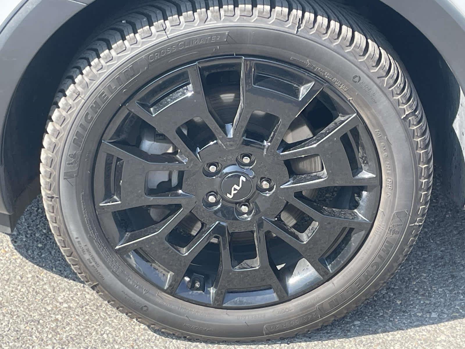 Certified Used 2022 Wolf Gray Kia EX image 19