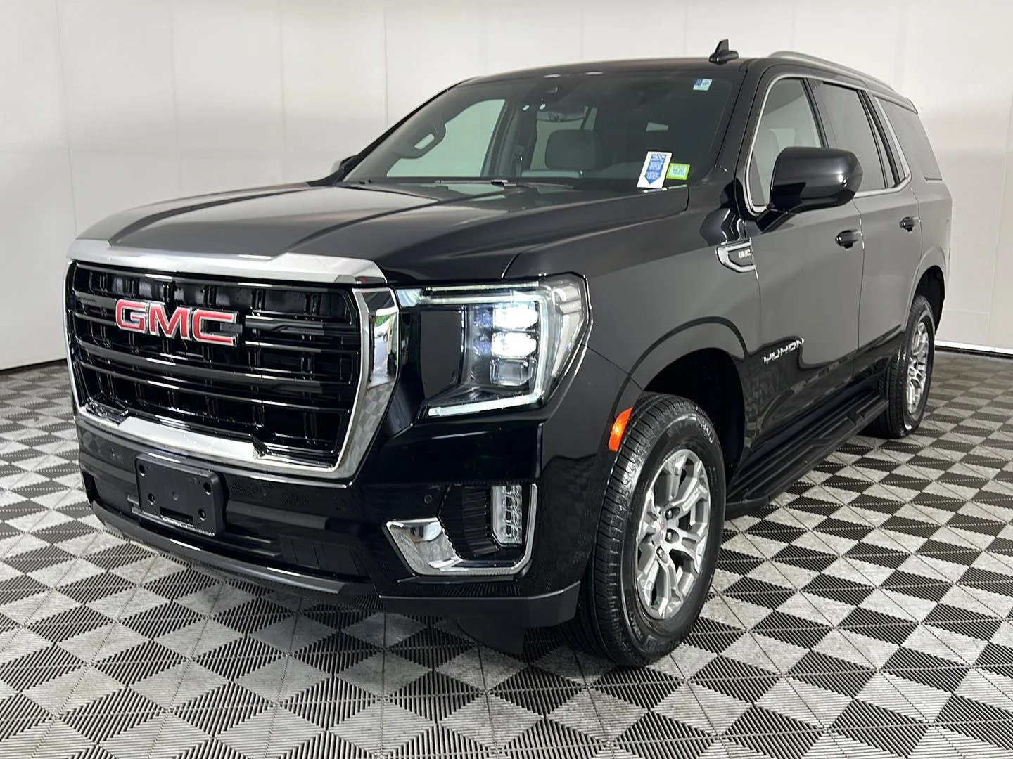 Used 2023 Onyx Black GMC SLE image 21