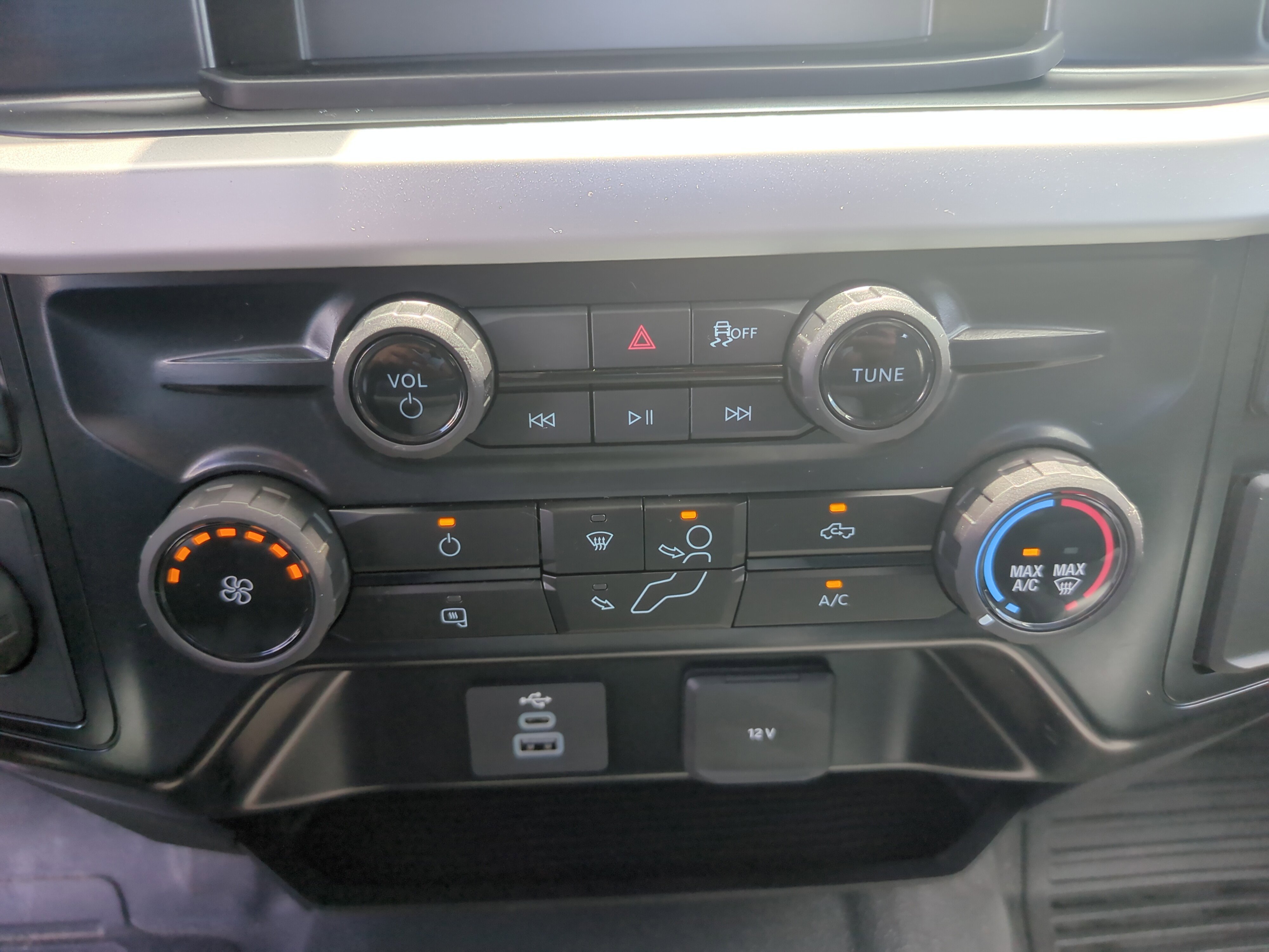 2025 Ford F-450 Super Duty Chassis Cab XL - Photo 21