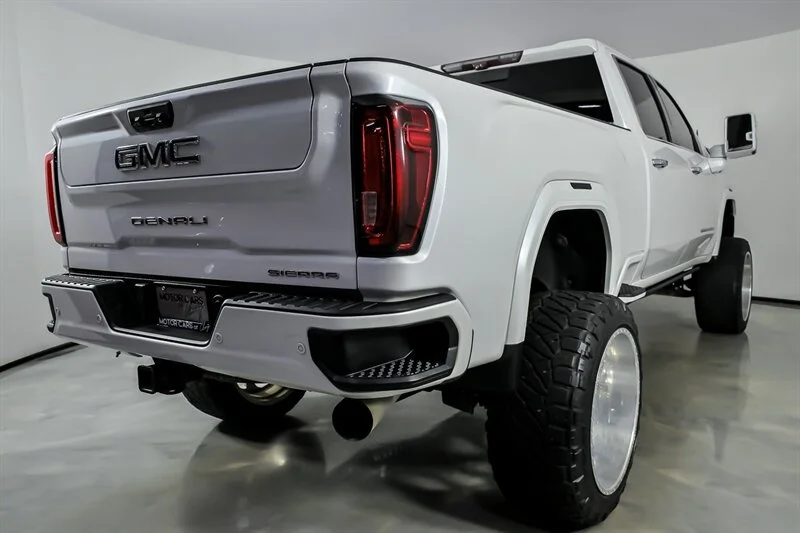 Used 2020 Summit White GMC Denali image 11