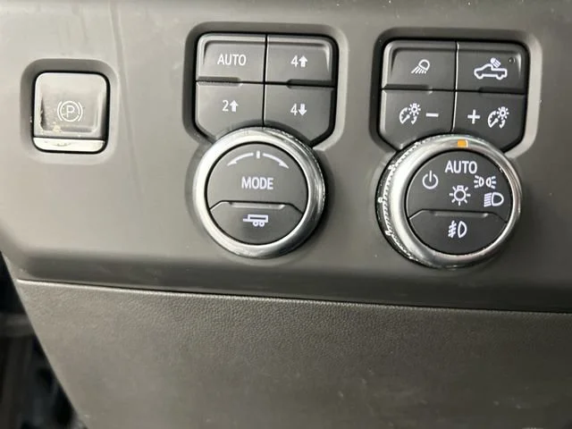 Used 2022 Onyx Black GMC Denali Ultimate image 11