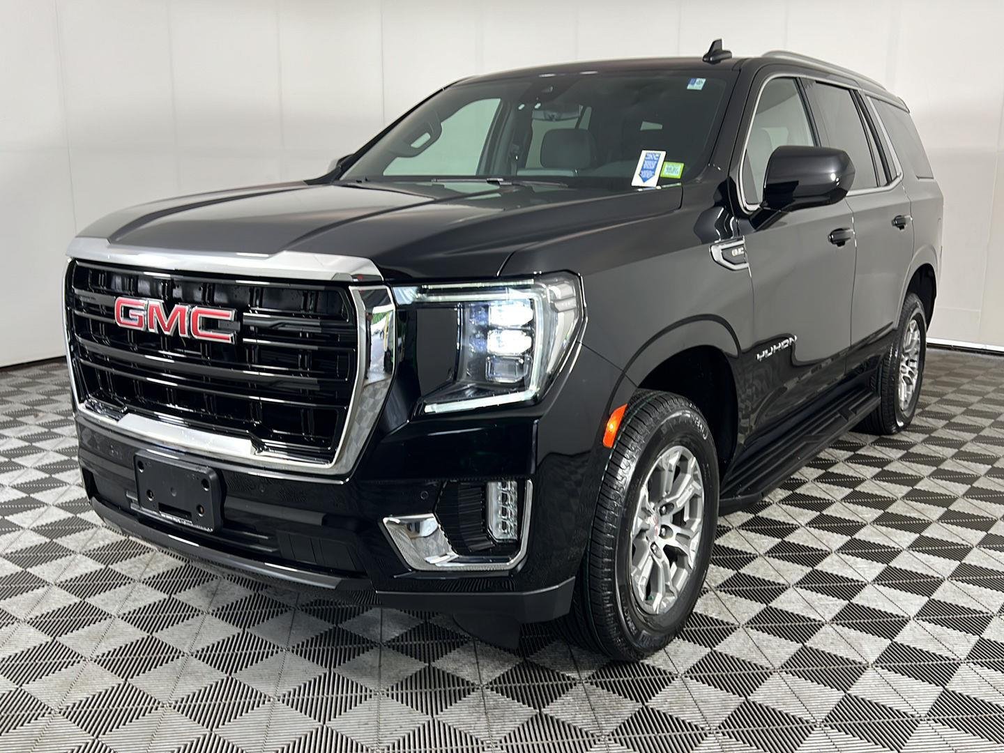 Used 2023 Onyx Black GMC SLE image 21