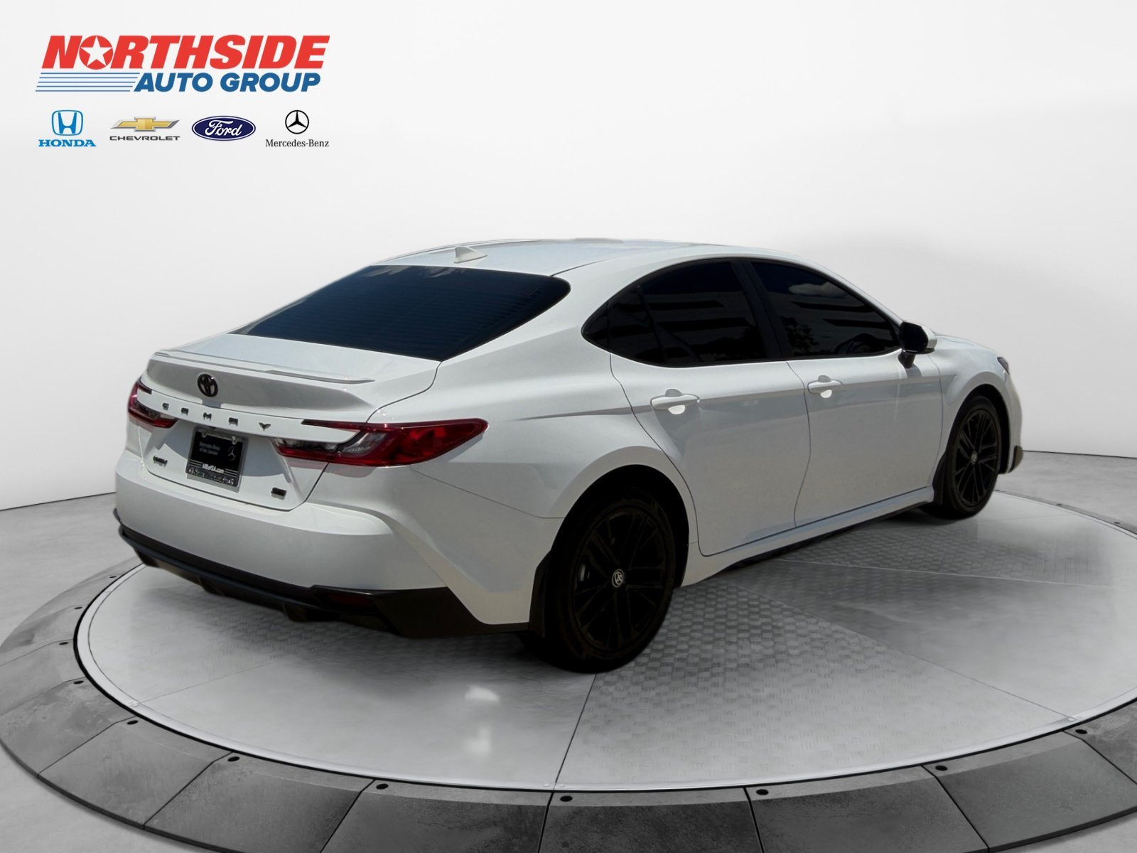 Used 2026 Ice Cap Toyota SE image 7