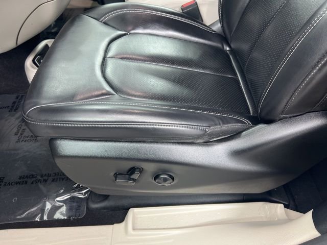 Used 2023 White Chrysler Touring L image 16
