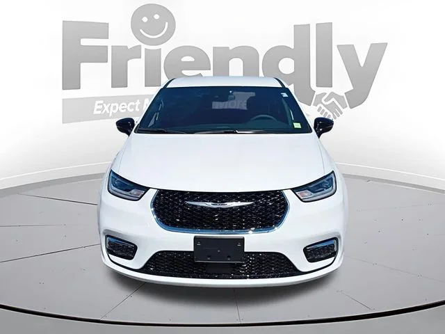 Used 2026 White Chrysler Select image 2