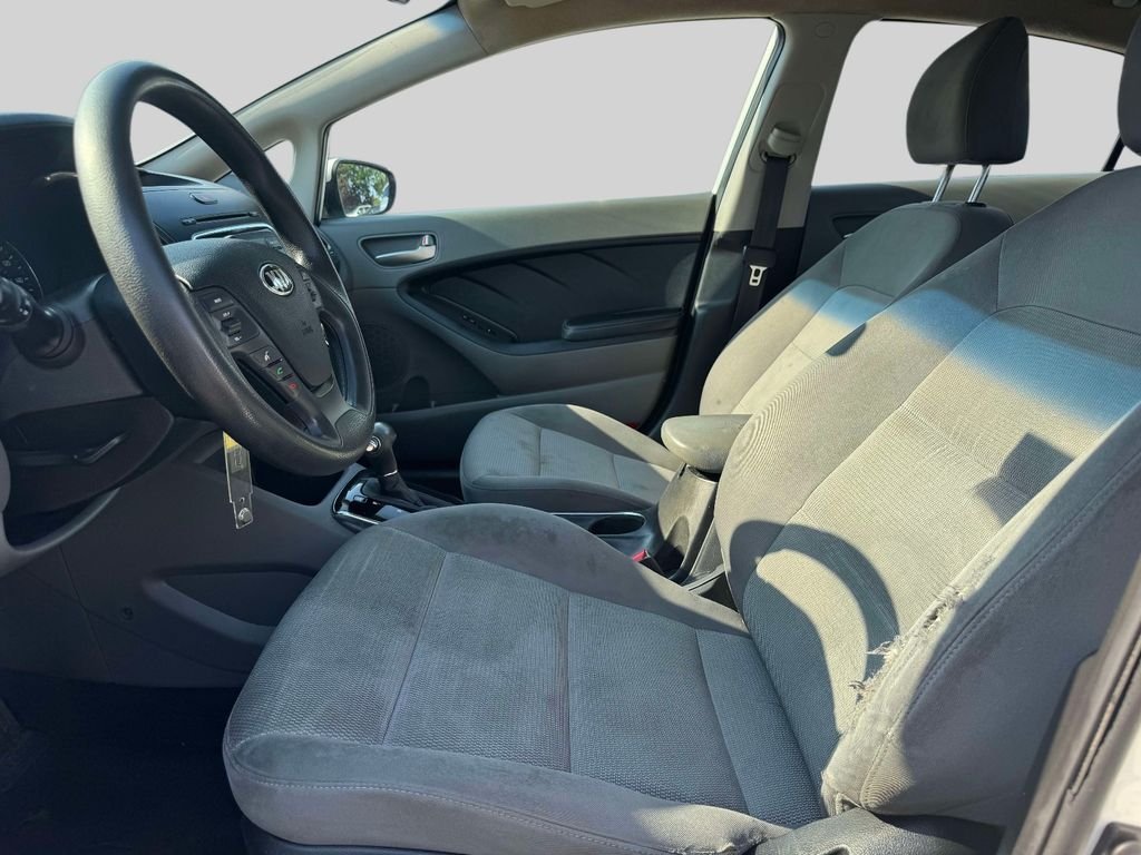 Used 2017 White Kia LX image 13
