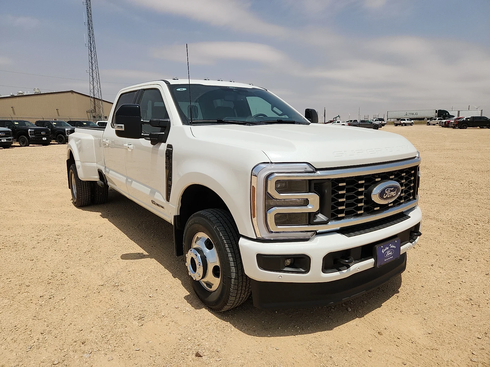 New 2026 Star White Metallic Tri-Coat Ford F-350® Platinum® image 1