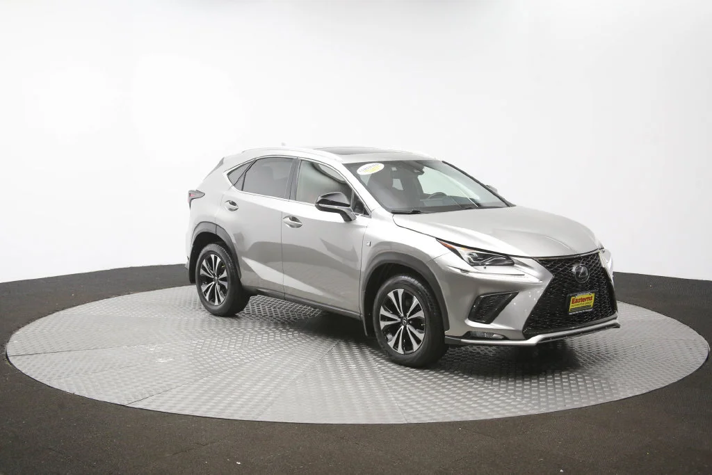 Used 2018  Lexus  image 45