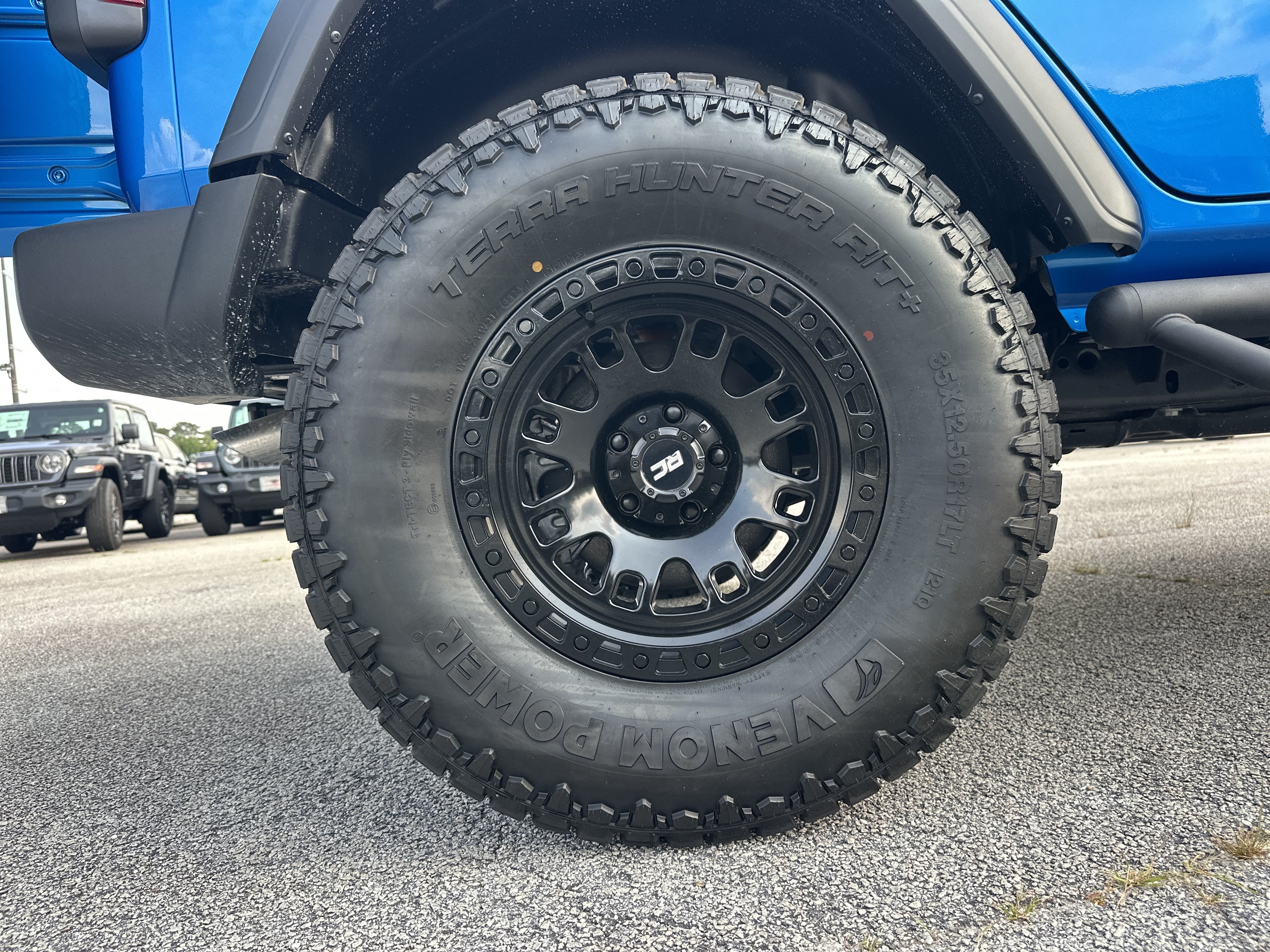 New 2026 Hydro Blue Pearl-Coat Exterior Paint Jeep Sport image 18