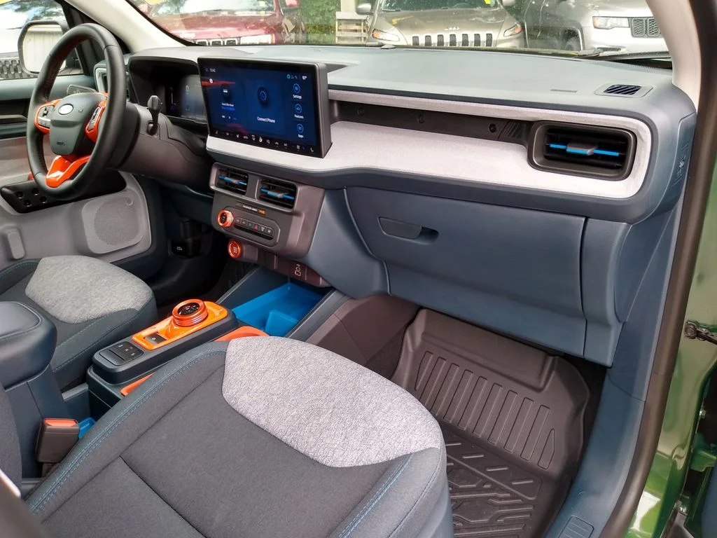 Used 2025 Green Ford XLT image 11