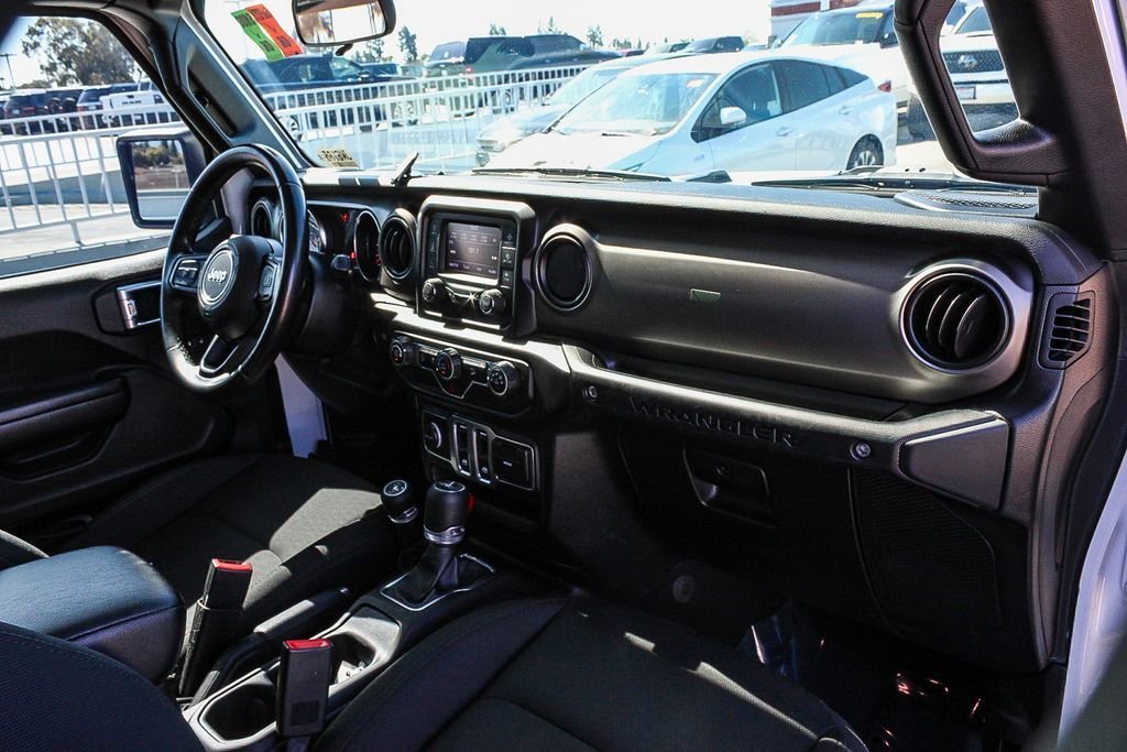 Used 2020 Bright White Clearcoat Jeep Sport S image 13