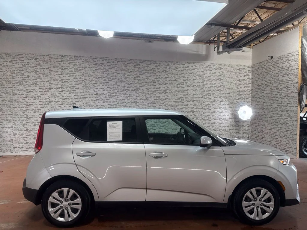Used 2020 Sparkling Silver Kia LX image 8