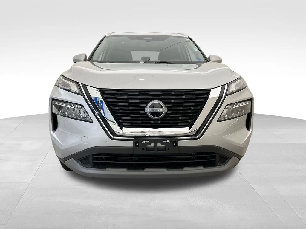 Used 2023 Silver Nissan SV image 9
