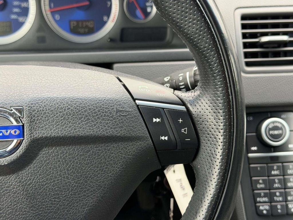 Used 2014 Blue Volvo 3.2 image 10