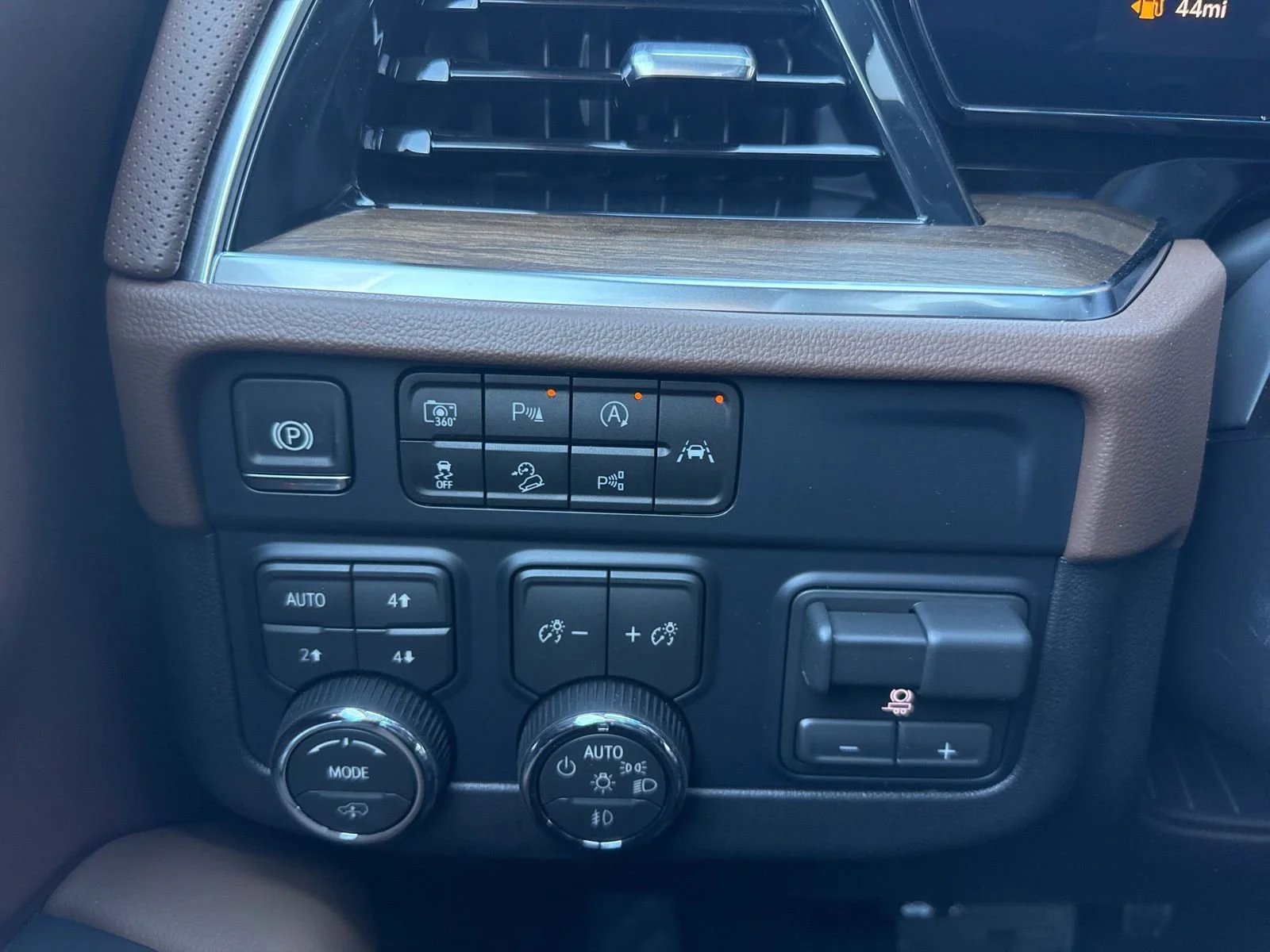 2026 Chevrolet Suburban High Country - Photo 39