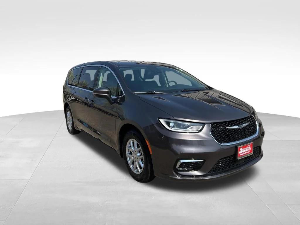Used 2023 Gray Chrysler Touring L image 8