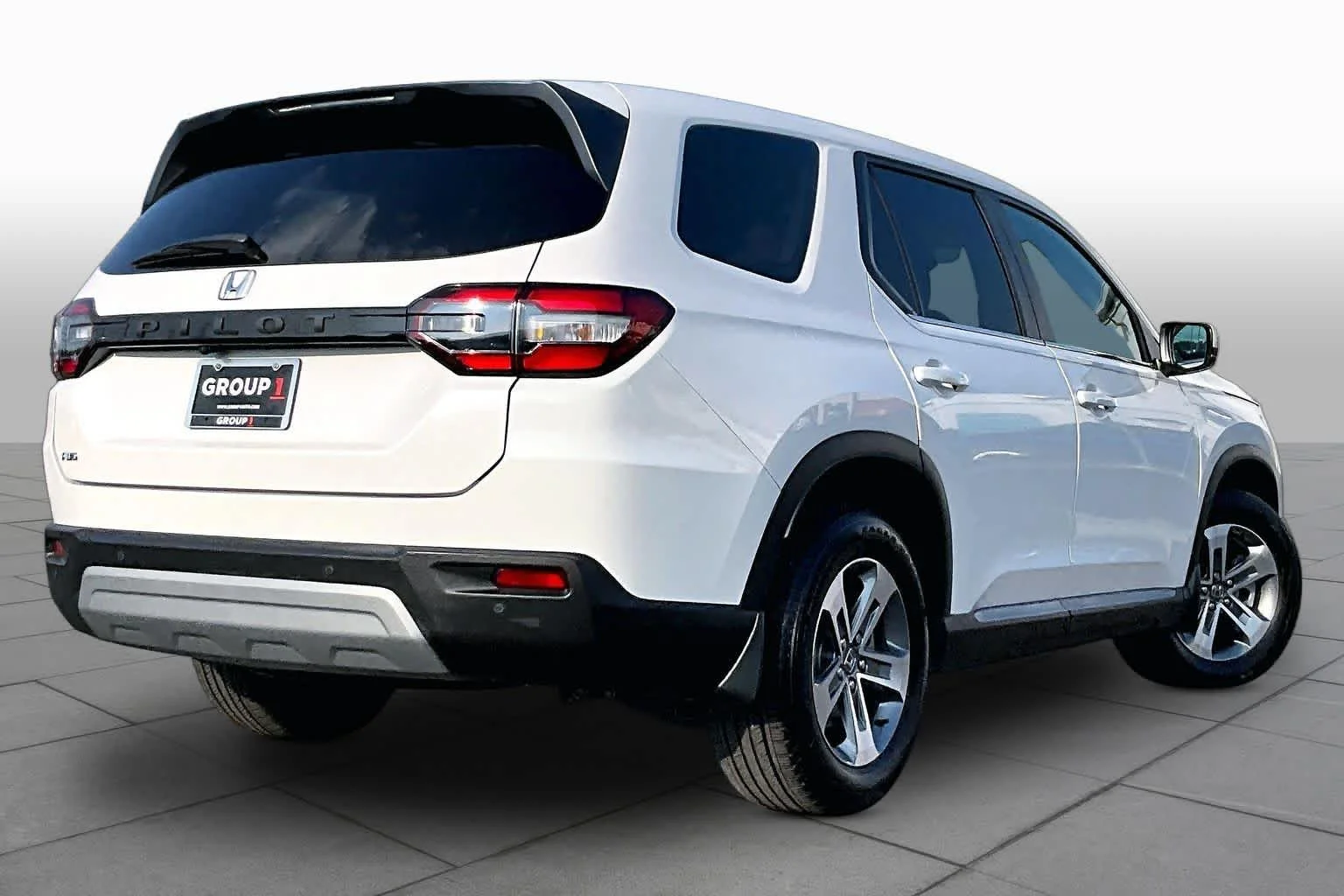 Used 2025 Platinum White Pearl Honda EX-L image 13