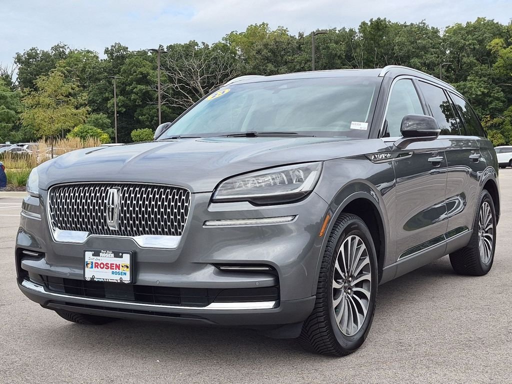 Used 2023 Gray Lincoln Standard image 3
