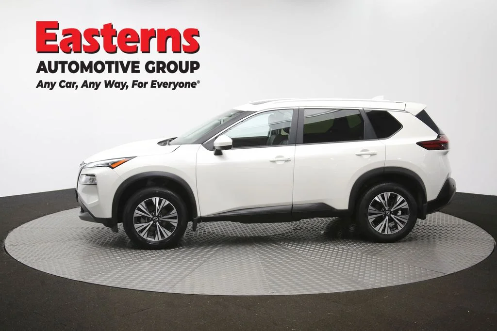 Used 2023 White Nissan SV image 63