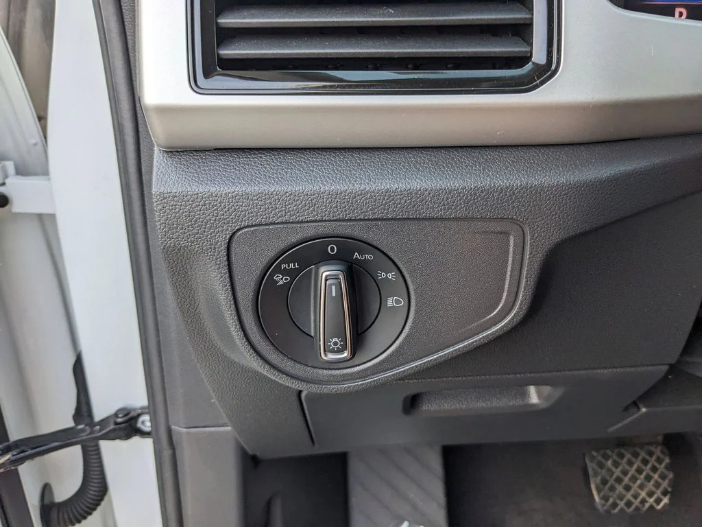 2023 Volkswagen Atlas SE w/Tech - Photo 26