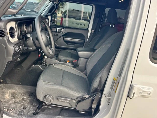 Used 2025 White Jeep Willys image 9
