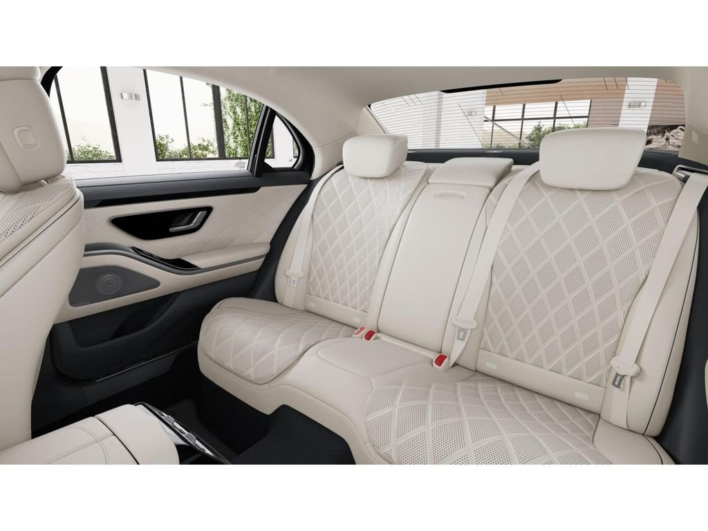 Certified Used 2025  Mercedes-Benz S 580e image 5