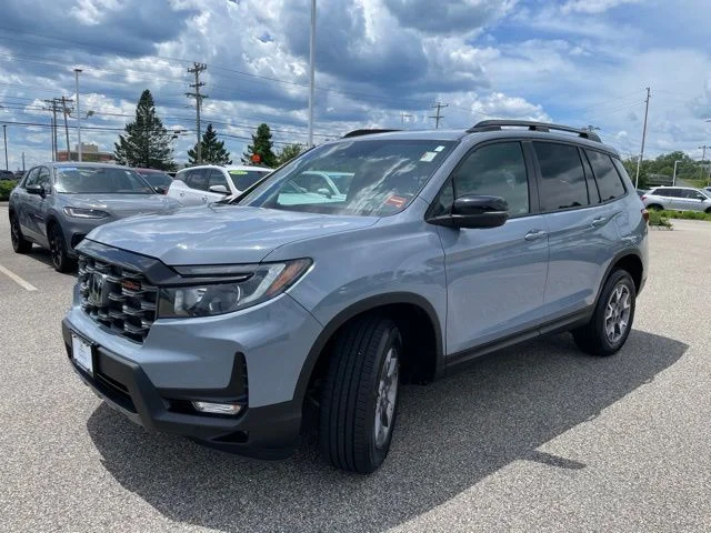 Used 2023 Gray Pearl Honda TrailSport image 3