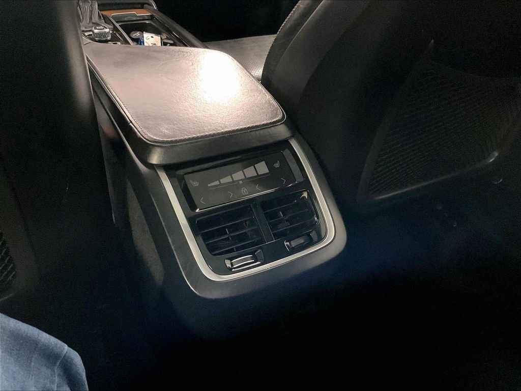 Used 2019 Blue Volvo T6 Inscription image 28
