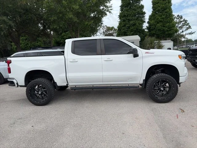 Used 2022 White Chevrolet RST image 4